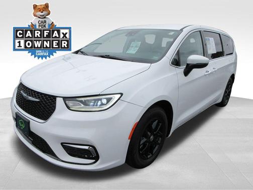 Bright White Clearcoat 2023 Chrysler Pacifica Touring-L