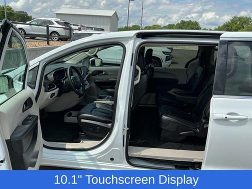 Bright White Clearcoat 2023 Chrysler Pacifica Touring-L