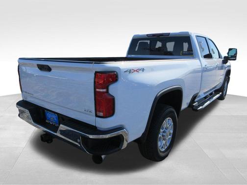 Summit White 2026 Chevrolet Silverado 3500 LTZ