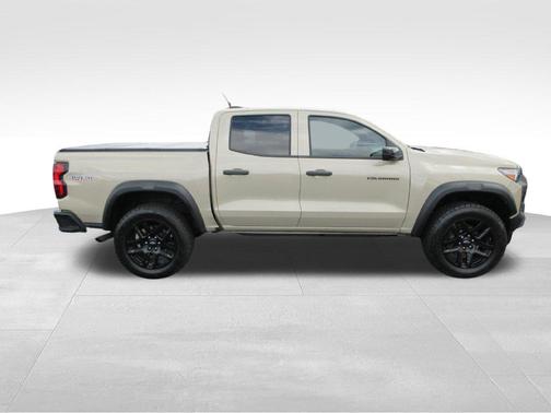 Sand Dune Metallic 2024 Chevrolet Colorado Trail Boss