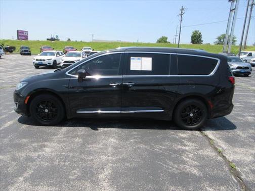 2020 Chrysler Pacifica Touring L