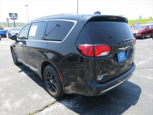 2020 Chrysler Pacifica Touring L