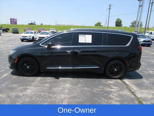2020 Chrysler Pacifica Touring L