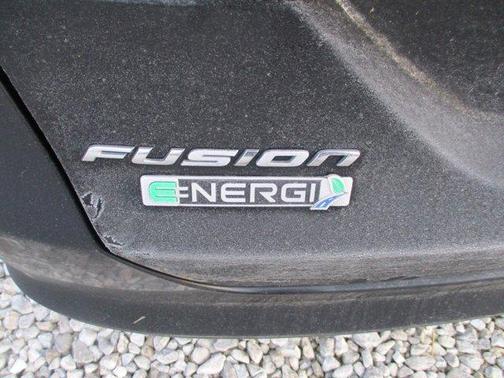 Photo 5 of 8 of 2017 Ford Fusion Energi Titanium
