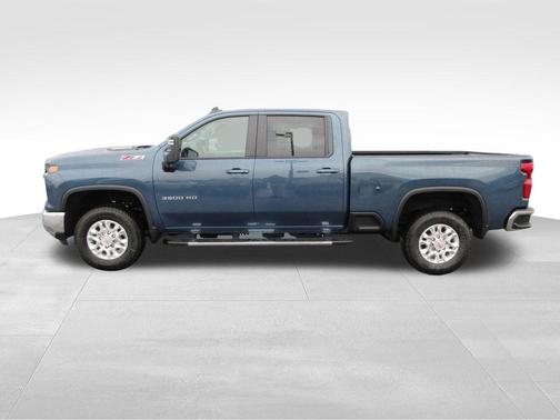 Lakeshore Blue Metallic 2026 Chevrolet Silverado 3500 LT