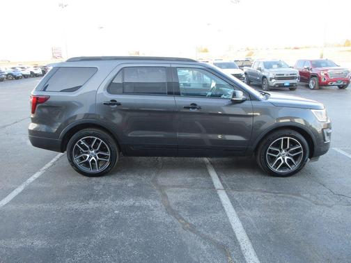 2017 Ford Explorer sport