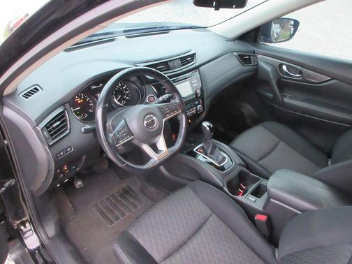 Magnetic Black 2017 Nissan Rogue SV