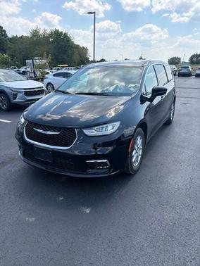 Diamond Black 2024 Chrysler Pacifica Touring-L