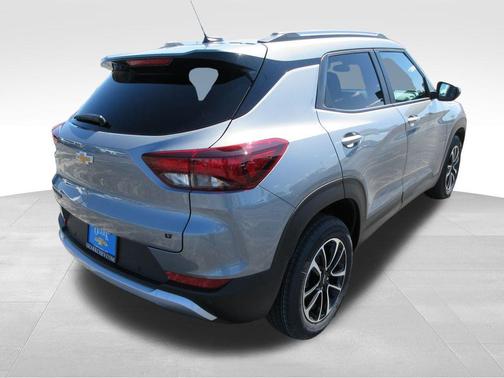 Sterling Gray Metallic 2026 Chevrolet Trailblazer LT