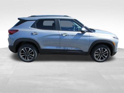Sterling Gray Metallic 2026 Chevrolet Trailblazer LT