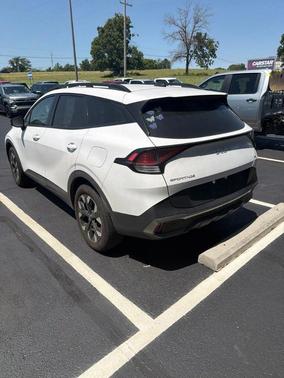 Glacial White Pearl 2023 Kia Sportage X-Line
