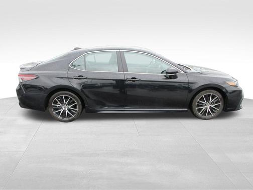 Midnight Black Metallic 2024 Toyota Camry SE