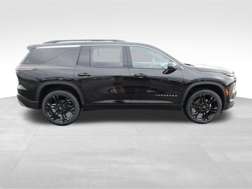 Mosaic Black Metallic 2026 Chevrolet Traverse LT