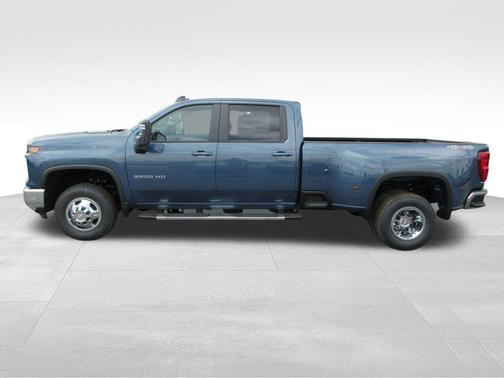 Lakeshore Blue Metallic 2026 Chevrolet Silverado 3500 LT