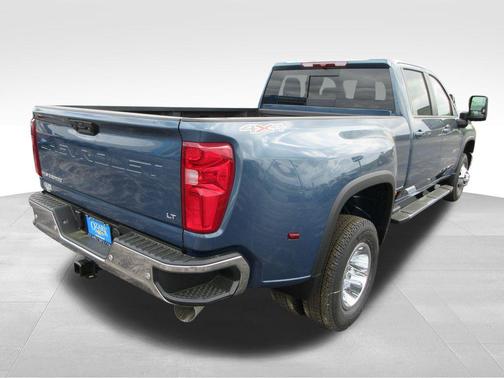 Lakeshore Blue Metallic 2026 Chevrolet Silverado 3500 LT