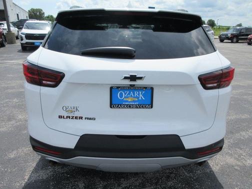 Summit White 2023 Chevrolet Blazer 2LT