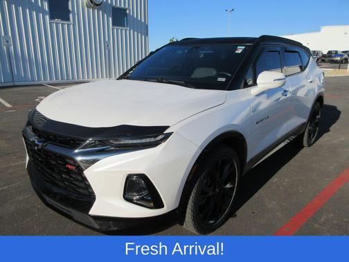 Iridescent Pearl Tricoat 2022 Chevrolet Blazer RS
