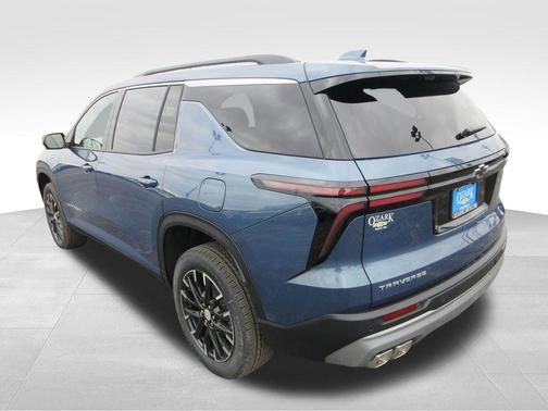 Lakeshore Blue Metallic 2026 Chevrolet Traverse LT
