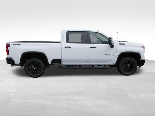 Summit White 2026 Chevrolet Silverado 3500 LT
