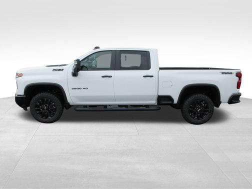 Summit White 2026 Chevrolet Silverado 3500 LT