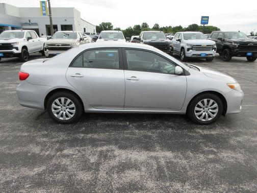 Classic Silver Metallic 2012 Toyota Corolla LE