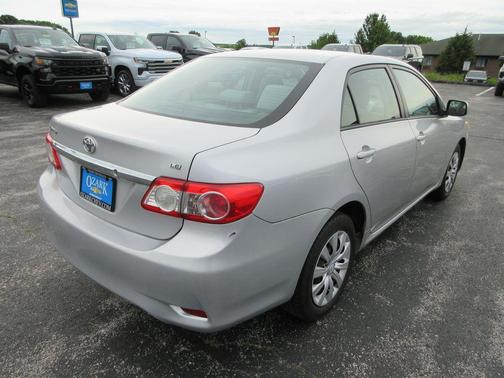 Classic Silver Metallic 2012 Toyota Corolla LE