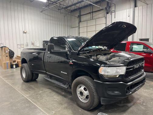 2021 RAM 3500 Tradesman Regular Cab 4x4 8' Box