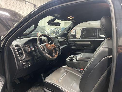 2021 RAM 3500 Tradesman Regular Cab 4x4 8' Box