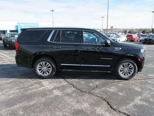 Onyx Black 2021 GMC Yukon SLT