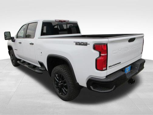 Summit White 2026 Chevrolet Silverado 2500 LT