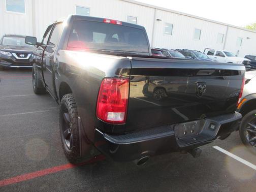 Brilliant Black Crystal Pearlcoat 2016 RAM 1500 Tradesman