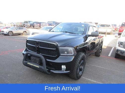 Brilliant Black Crystal Pearlcoat 2016 RAM 1500 Tradesman