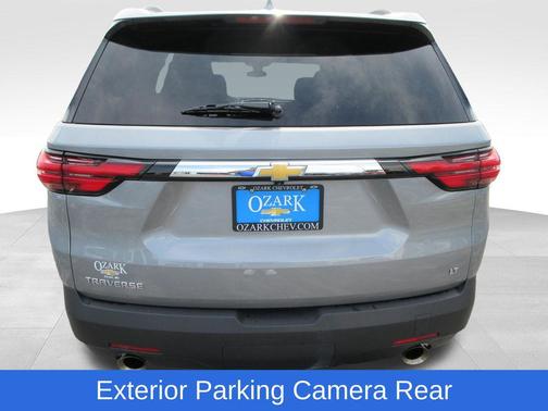 Sterling Gray Metallic 2023 Chevrolet Traverse LT Cloth