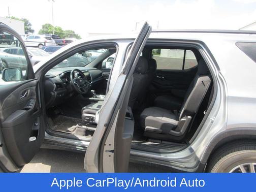 Sterling Gray Metallic 2023 Chevrolet Traverse LT Cloth