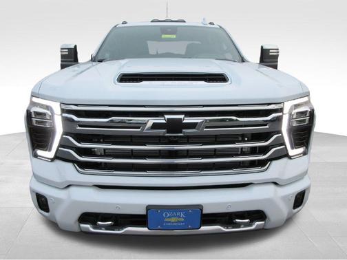 Polar White 2026 Chevrolet Silverado 3500 High Country
