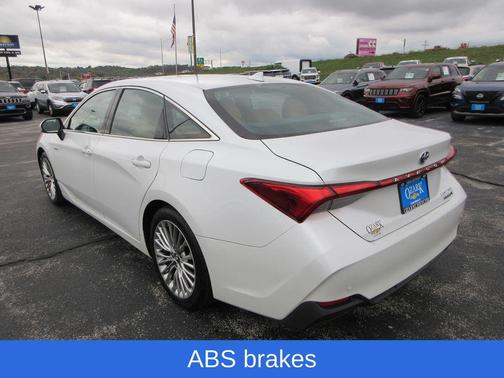 2019 Toyota Avalon Hybrid Limited
