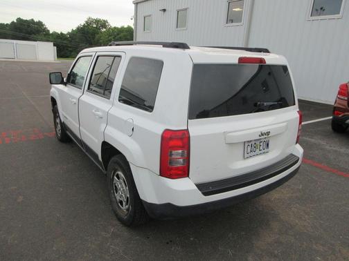 Bright White Clearcoat 2014 Jeep Patriot Sport