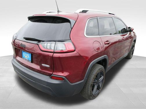Velvet Red Pearlcoat 2019 Jeep Cherokee Latitude