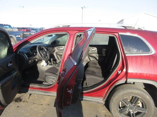 Velvet Red Pearlcoat 2019 Jeep Cherokee Latitude