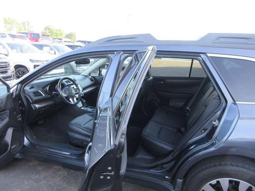 Carbide Gray Metallic 2017 Subaru Outback 2.5i Limited