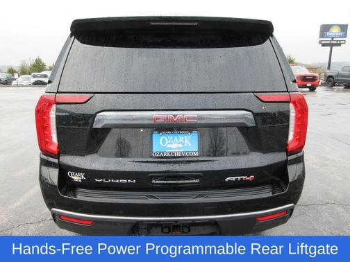 Onyx Black 2023 GMC Yukon XL AT4