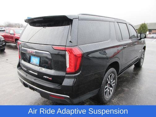 Onyx Black 2023 GMC Yukon XL AT4