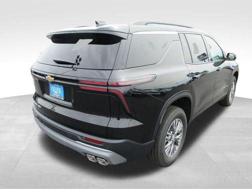 Mosaic Black Metallic 2027 Chevrolet Traverse LT