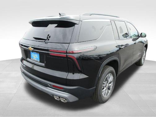 Mosaic Black Metallic 2027 Chevrolet Traverse LT
