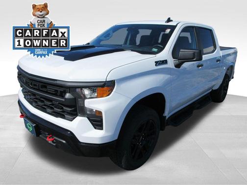 Summit White 2024 Chevrolet Silverado 1500 Custom Trail Boss