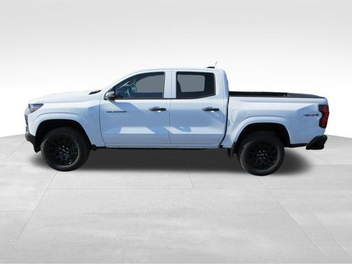 Summit White 2026 Chevrolet Colorado WT