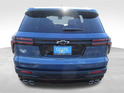 Lakeshore Blue Metallic 2026 Chevrolet Traverse LT