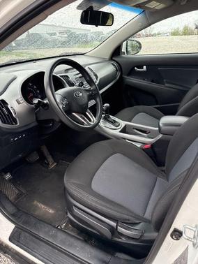 Clear White 2015 Kia Sportage LX