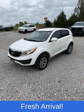 Clear White 2015 Kia Sportage LX