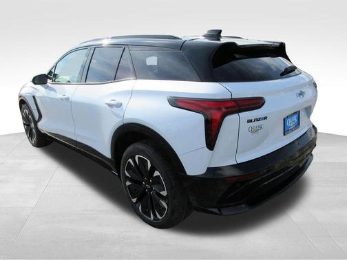 Polar White 2026 Chevrolet Blazer EV RS
